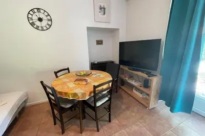 TV i/ili zabavni centar u objektu Apartments with parking space Omis - 23914