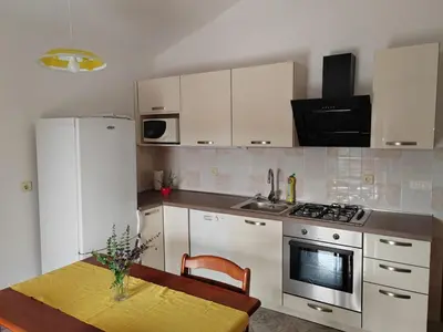 Kuhinja ili čajna kuhinja u objektu Apartmani Ferri 2
