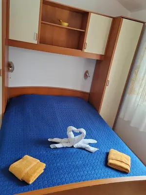 Krevet ili kreveti u jedinici u objektu Apartmani Ferri 2
