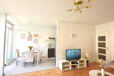TV i/ili zabavni centar u objektu Apartment Ivana Omis