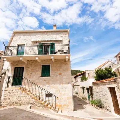 Apartments by the sea Pucisca