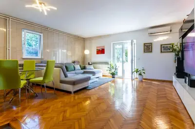 TV i/ili zabavni centar u objektu Villa Persea - Supetar