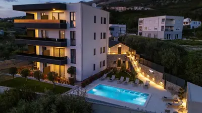 Bazen u objektu Donatella Apartment ili u blizini