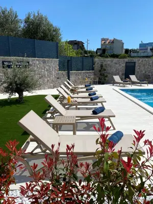 Bazen u objektu Donatella Apartment 2 ili u blizini
