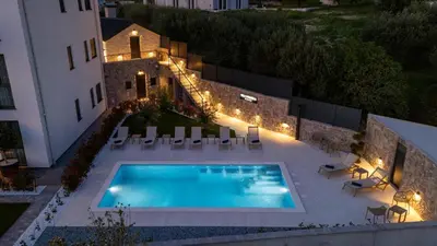 Bazen u objektu Donatella Apartment 2 ili u blizini