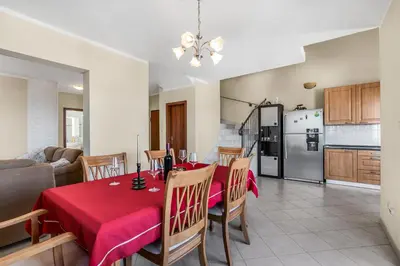 Kuhinja ili čajna kuhinja u objektu Spacious & Charming Apartment 128 m2 with Sea View