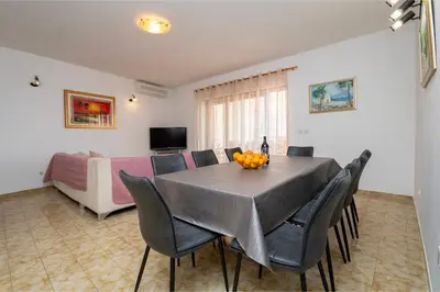 TV i/ili zabavni centar u objektu Apartment Karlo
