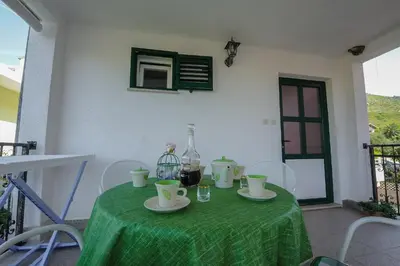 Pogled na planine ili pogled na planine iz apartmana