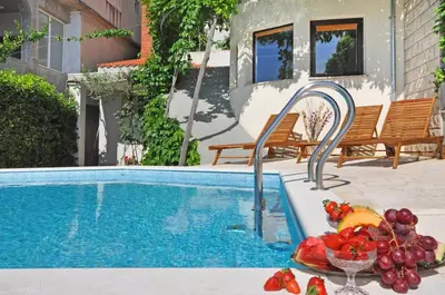Bazen u objektu Villa Samodol ili u blizini