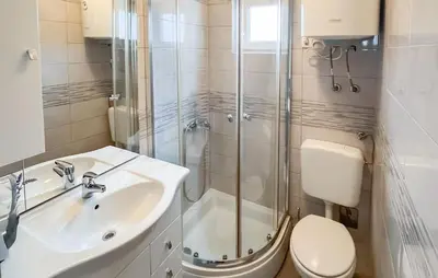 Kupaonica u objektu Amazing Apartment In Supetar With Wifi