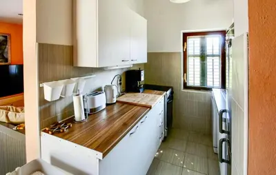 Kuhinja ili čajna kuhinja u objektu Lovely Home In Rudina With House A Panoramic View