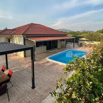 Luxurious Home In Zadvarje