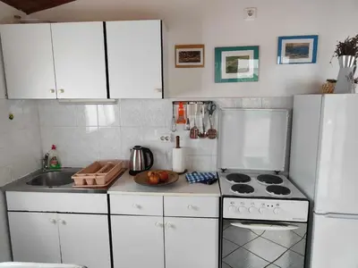 Kuhinja ili čajna kuhinja u objektu Apartments by the sea Basina, Hvar - 116