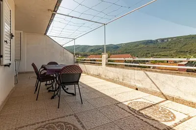 Pogled na planine ili pogled na planine iz apartmana