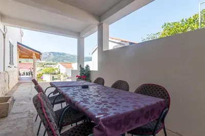Pogled na planine ili pogled na planine iz apartmana