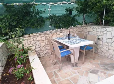 Popločani dio dvorišta ili vanjski dio objekta Charming Apartments Vanja with Style