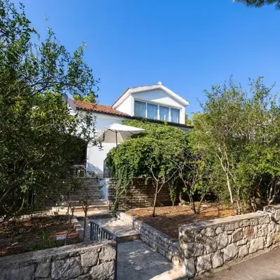 Apartments by the sea Mudri Dolac