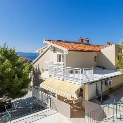 Apartments by the sea Duce