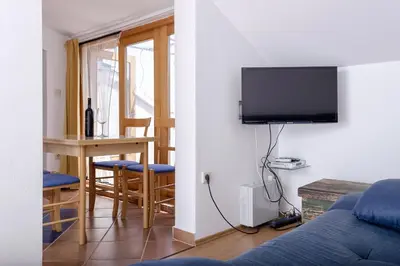 TV i/ili zabavni centar u objektu Studio Zavala 2061a