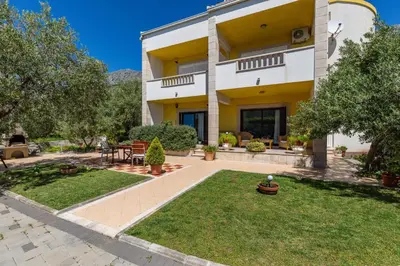 Vrt u objektu Apartments with parking space Duce, Omis - 2778