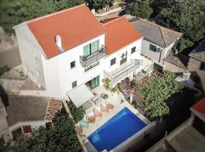 Bazen u objektu Villa Kala by Kompas Villas ili u blizini
