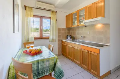 Kuhinja ili čajna kuhinja u objektu Apartments by the sea Sumartin - Brac - 2952