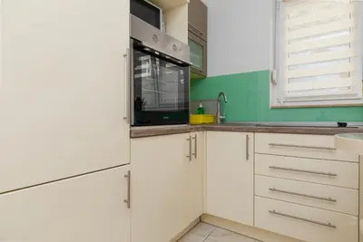 Kuhinja ili čajna kuhinja u objektu Apartments by the sea Duce, Omis - 2992