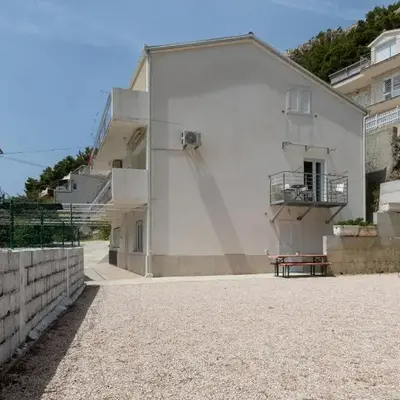 Apartments by the sea Duce