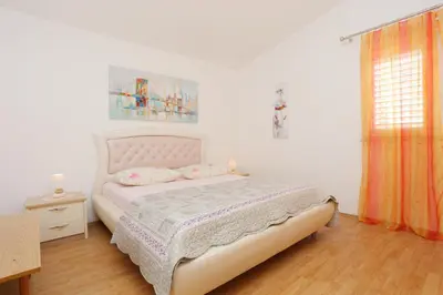 Krevet ili kreveti u jedinici u objektu Apartments with parking space Nemira, Omis - 4652