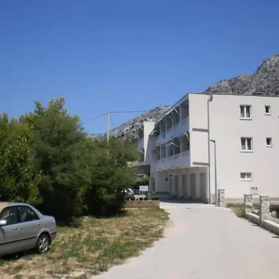 Apartments with parking space Nemira