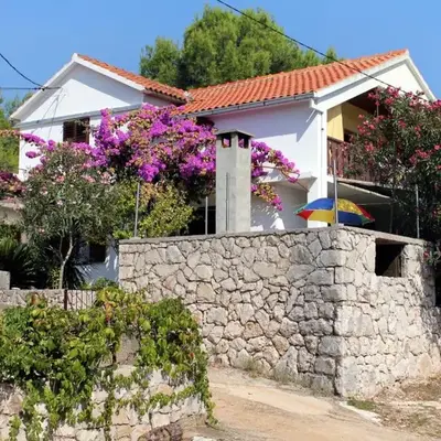 Apartments by the sea Basina