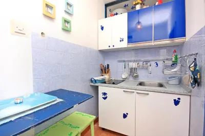 Kuhinja ili čajna kuhinja u objektu Apartments by the sea Ivan Dolac, Hvar - 5709
