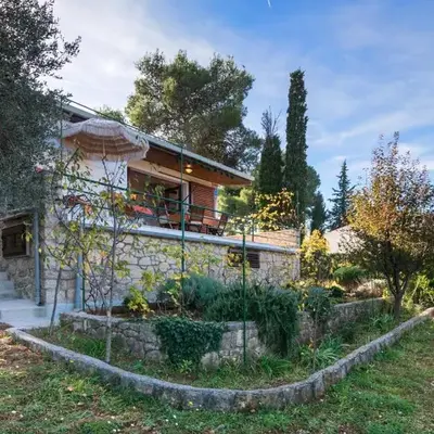 Holiday house with a parking space Postira