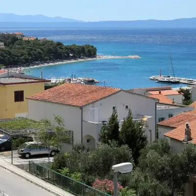 Apartments with a parking space Baska Voda