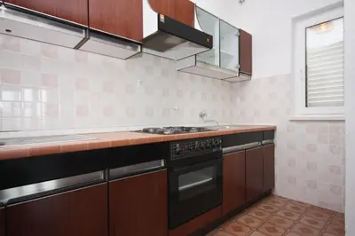 Kuhinja ili čajna kuhinja u objektu Apartments with a parking space Nemira, Omis - 6070