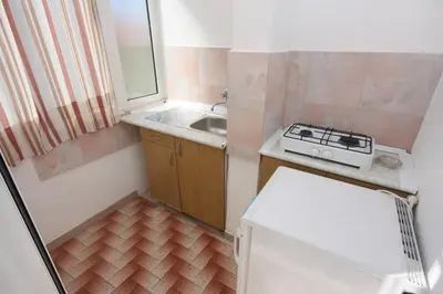 Kuhinja ili čajna kuhinja u objektu Apartments with a parking space Nemira, Omis - 6070
