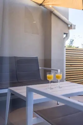 Pića u objektu Golden Sunset Sutivan - Exclusive 4-Star Apartment