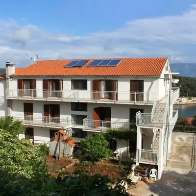Apartments with a parking space Jelsa
