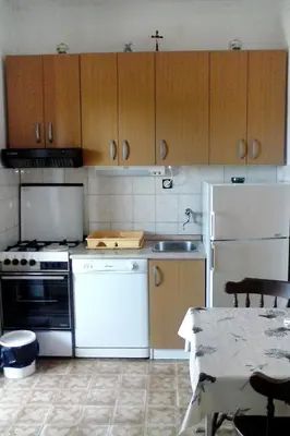 Kuhinja ili čajna kuhinja u objektu Apartments by the sea Pisak, Omis - 9456