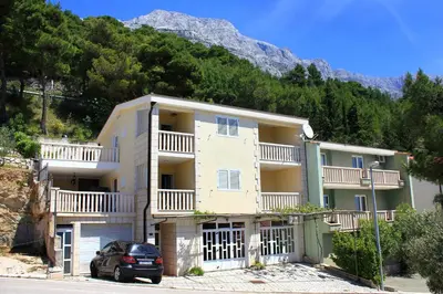 Pogled na planine ili pogled na planine iz apartmana