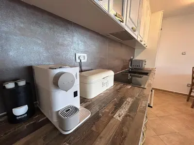 Kuhinja ili čajna kuhinja u objektu Sea View Apartment near Omiš