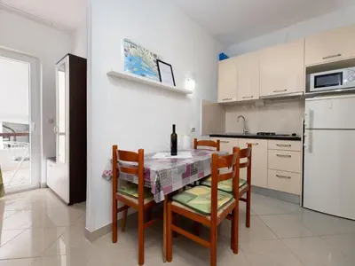 Kuhinja ili čajna kuhinja u objektu Apartment Lončar-5 by Interhome