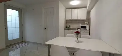 Kuhinja ili čajna kuhinja u objektu Apartments Marina
