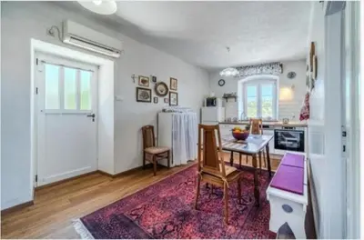 Kuhinja ili čajna kuhinja u objektu Bunica house