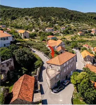 Pogled na planine ili pogled na planine iz vikendica