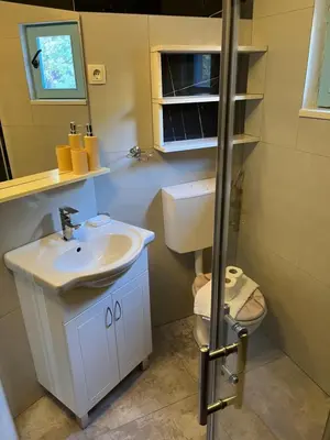 Kupaonica u objektu Kolonjicha Dvori