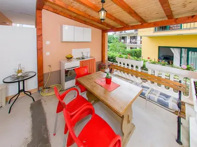 Tlocrt objekta Apartments Anita-Triple room with terrace