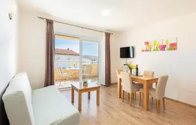 Tlocrt objekta Gorgeous Apartment In Duce With Wifi