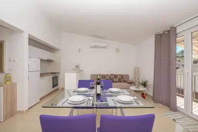 Kuhinja ili čajna kuhinja u objektu Apartments Nina M