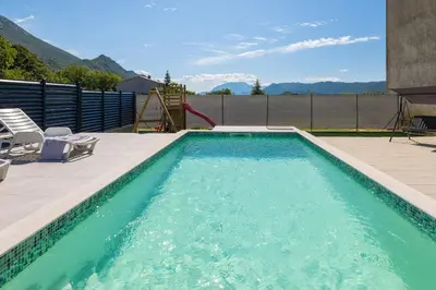 Pogled na planine ili pogled na planine iz apartmana